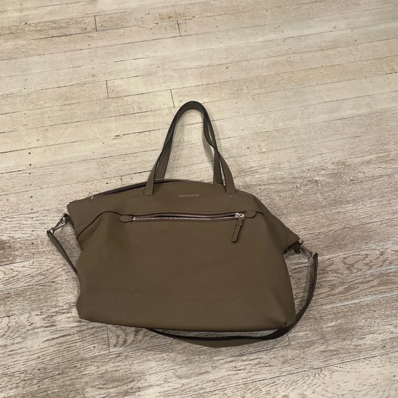 Vince camuto pebble taupe bag size 18/14 GC perfect for back to SCHOOL - Picture 8 of 16